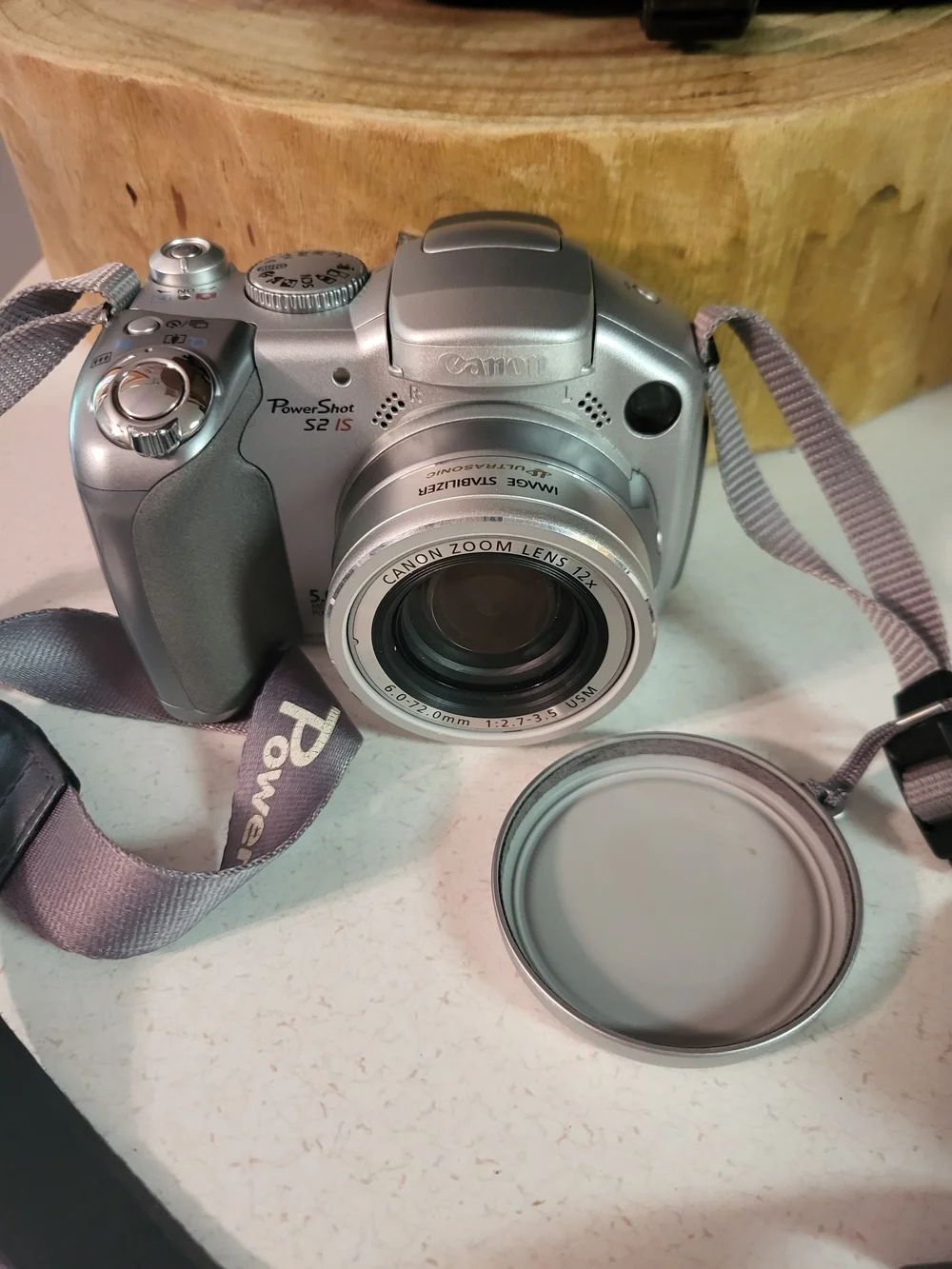 Canon PowerShot S2 IS 5.0MP Digital Camera - Silver W/ Case